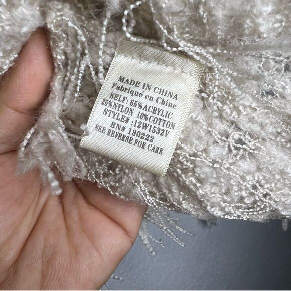 New! Very j Loose Knit V-Neckline Long Sleeve Raw Trim Beige Women Sweater Sz M - Picture 10 of 12